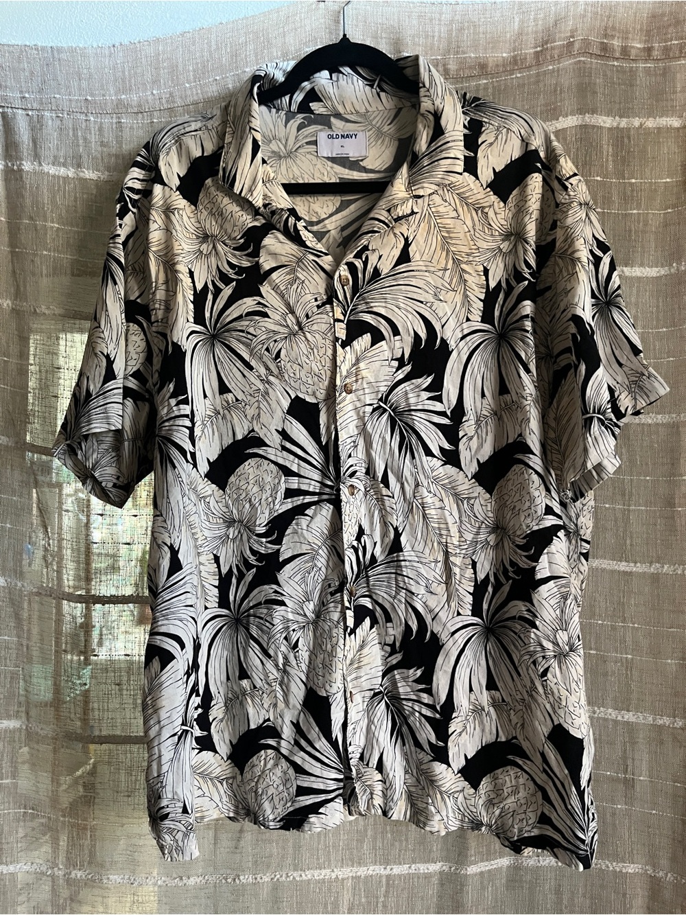 Old Navy Black & White Tropical Camp Collar Shirt